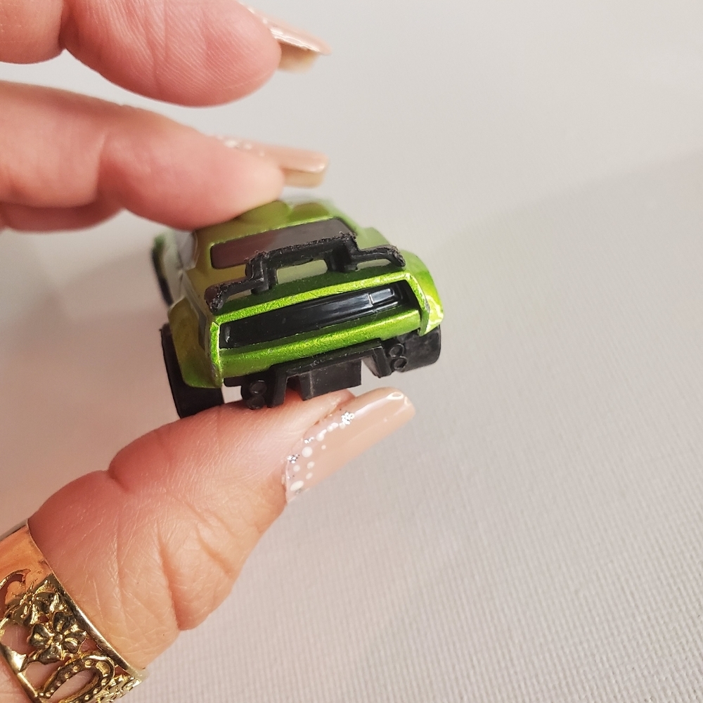 Hot Wheel "Fast Fish" Toy Car - Picture 7 of 8